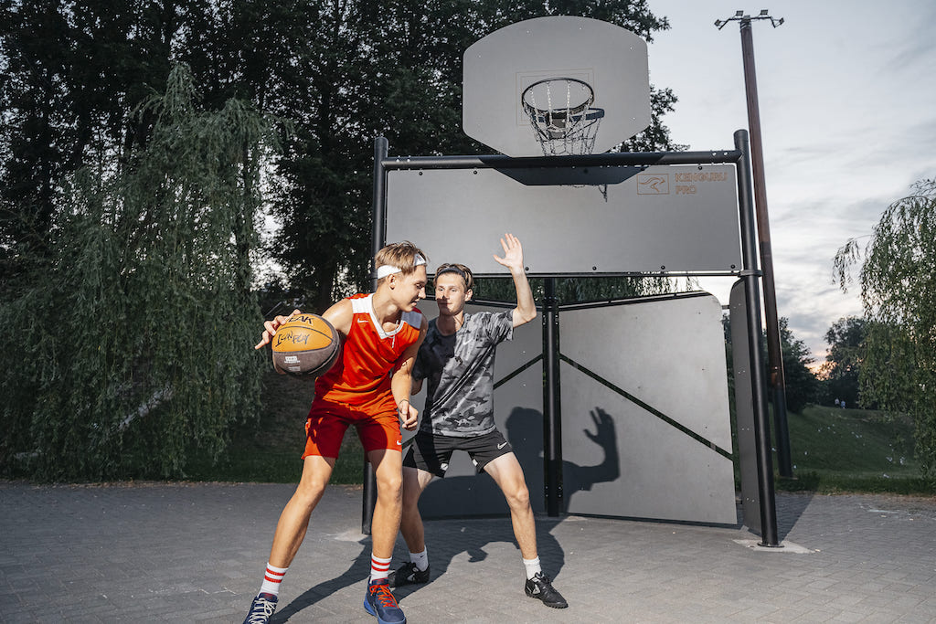 Спортивный комплекс «Футбольные ворота с баскетбольным кольцом» установили в Пскове