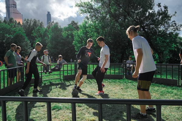 Как тренировать владение мячом в панна футболе Тренировки по уличному футболу